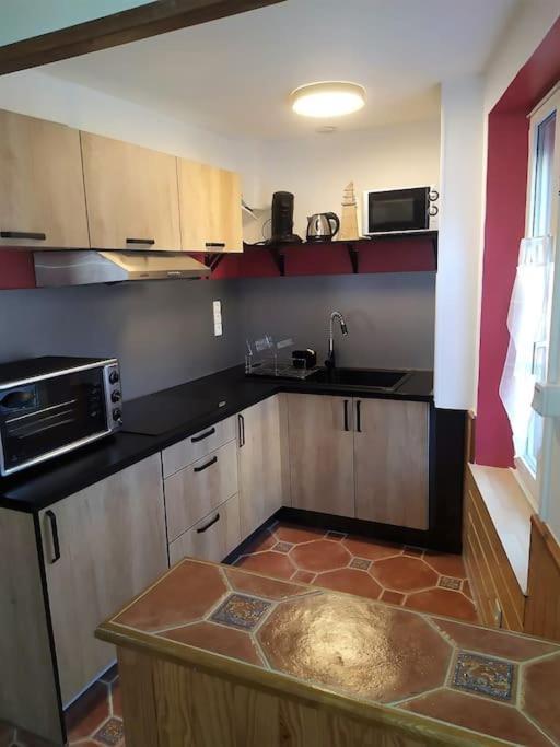 Appartement Appt De Charme En Plein Coeur Historique à Dives-sur-Mer Extérieur photo