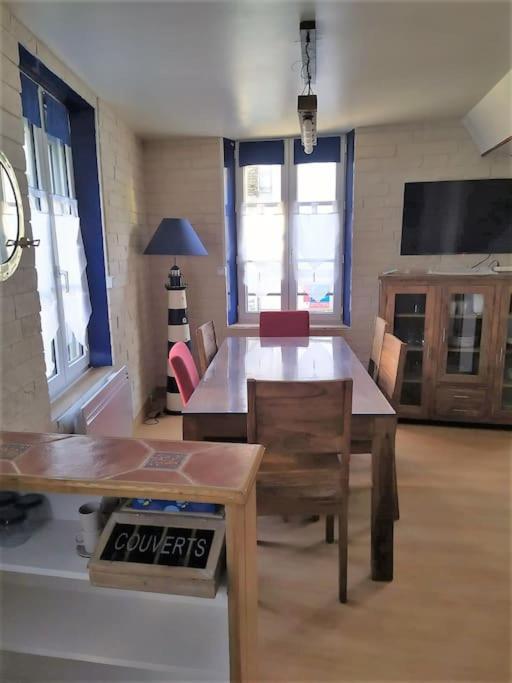 Appartement Appt De Charme En Plein Coeur Historique à Dives-sur-Mer Extérieur photo